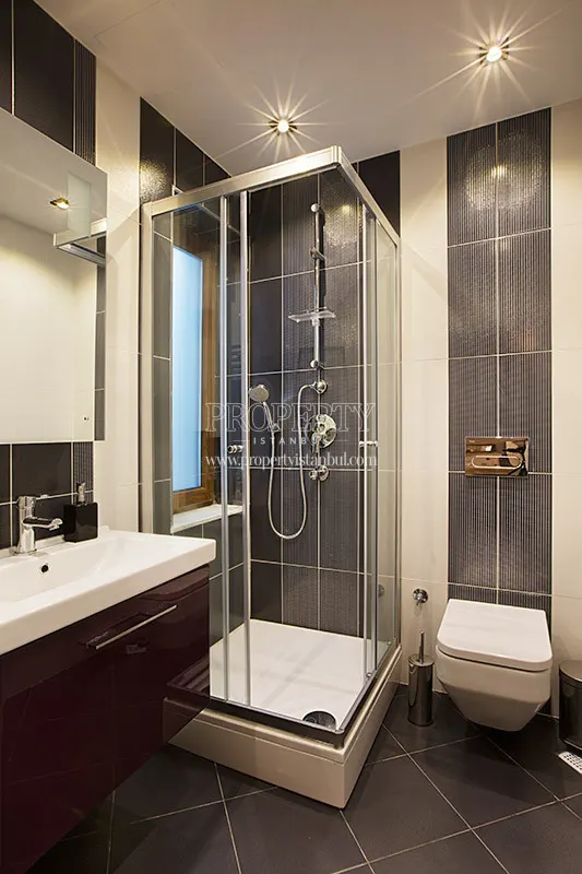 The bathroom of the villa in Arterium Villas