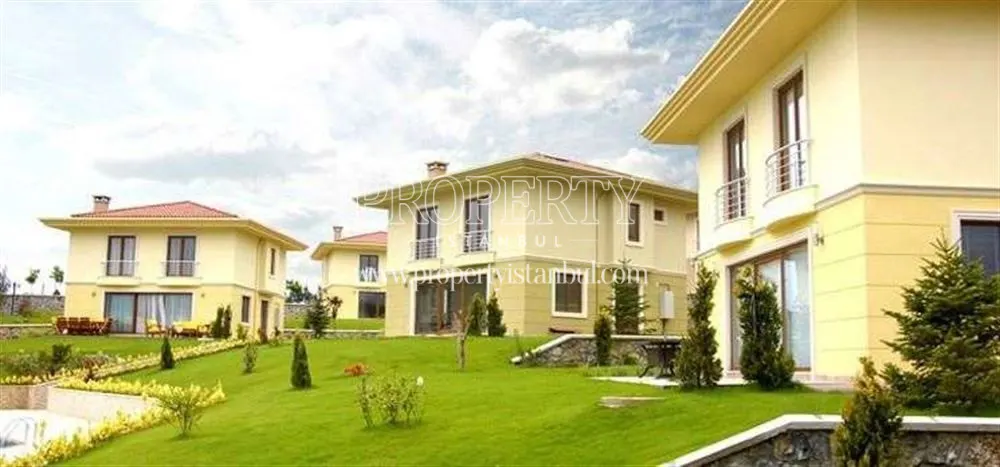 Atespare Villalari houses