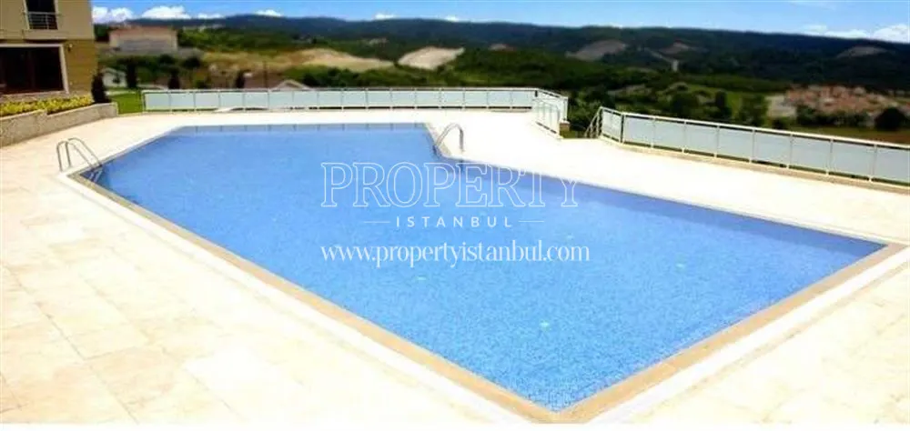 Atespare Villalari swimming pool