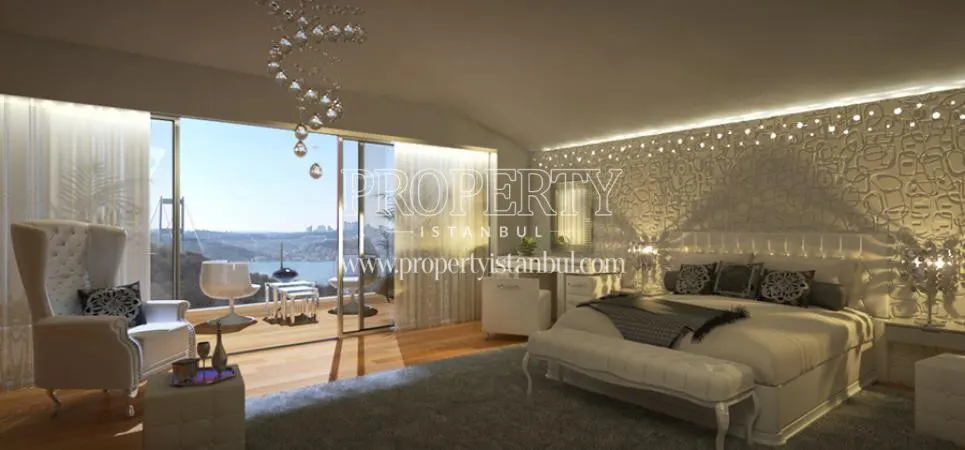 The bedroom with Bosphorus view in Beykonak Evleri