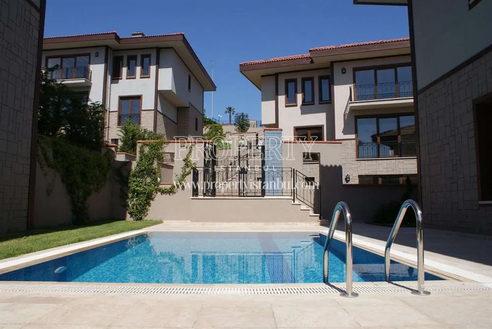 Bogazici Simas Konaklari villas with a small swimming pool