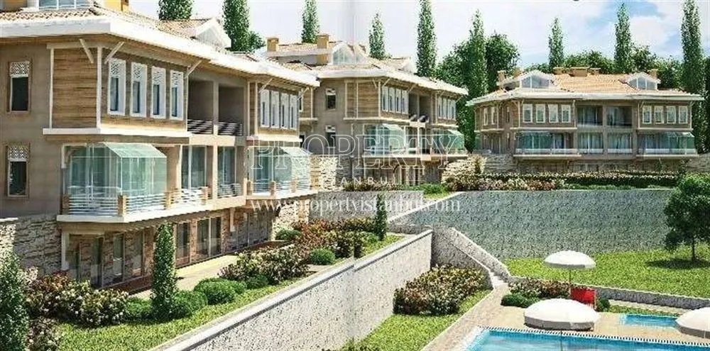 Bolelli Konak blocks and swimming pool in the complex