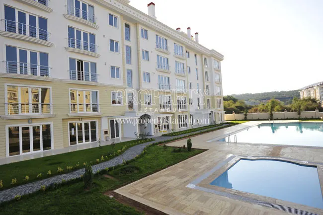 Casa Fiore homes with the swimming pools