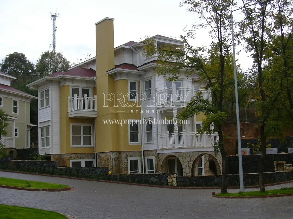 Cesmeler Vadisi homes