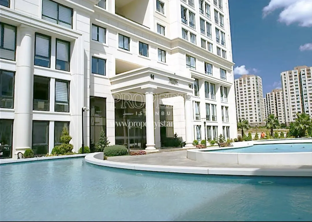 Deluxia Suites building