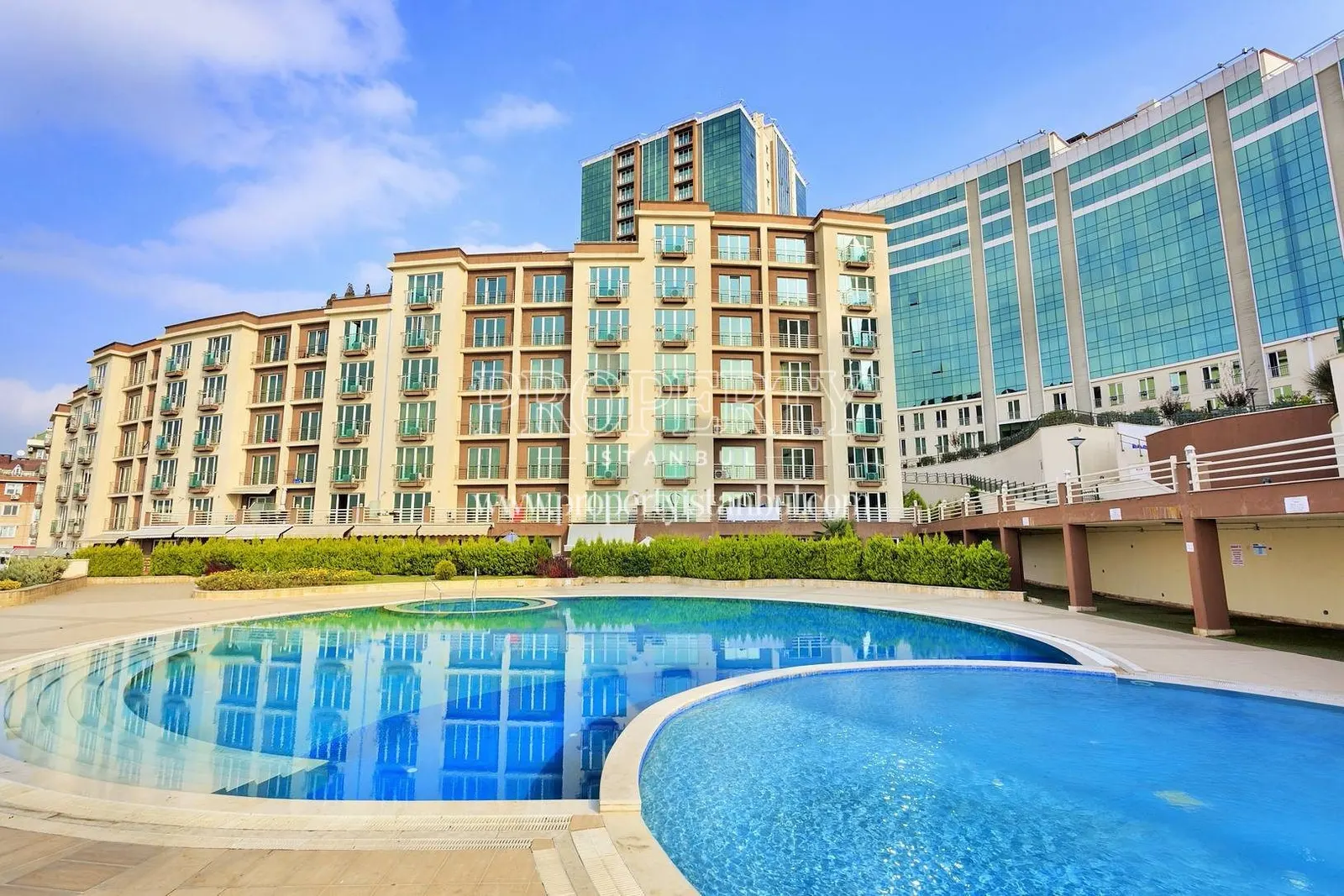 Outdoor swimming pool in Divan Residence