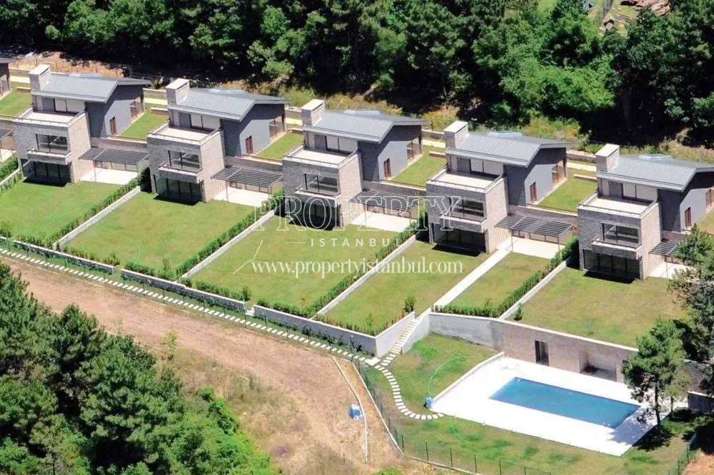 Essa Silva Villalari from the top