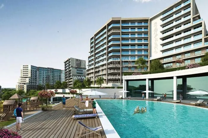 The swimming pool in the Evora Istanbul project