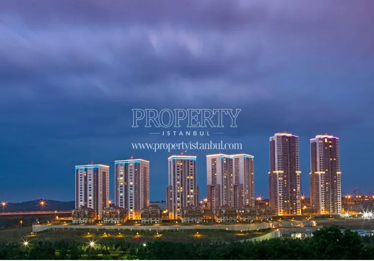 The view of the Finanskent buildings from afar at night