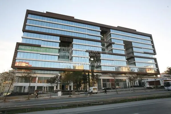 Ginza Lavinya Park building
