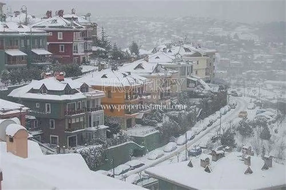 Goksu Evleri when it is snowing