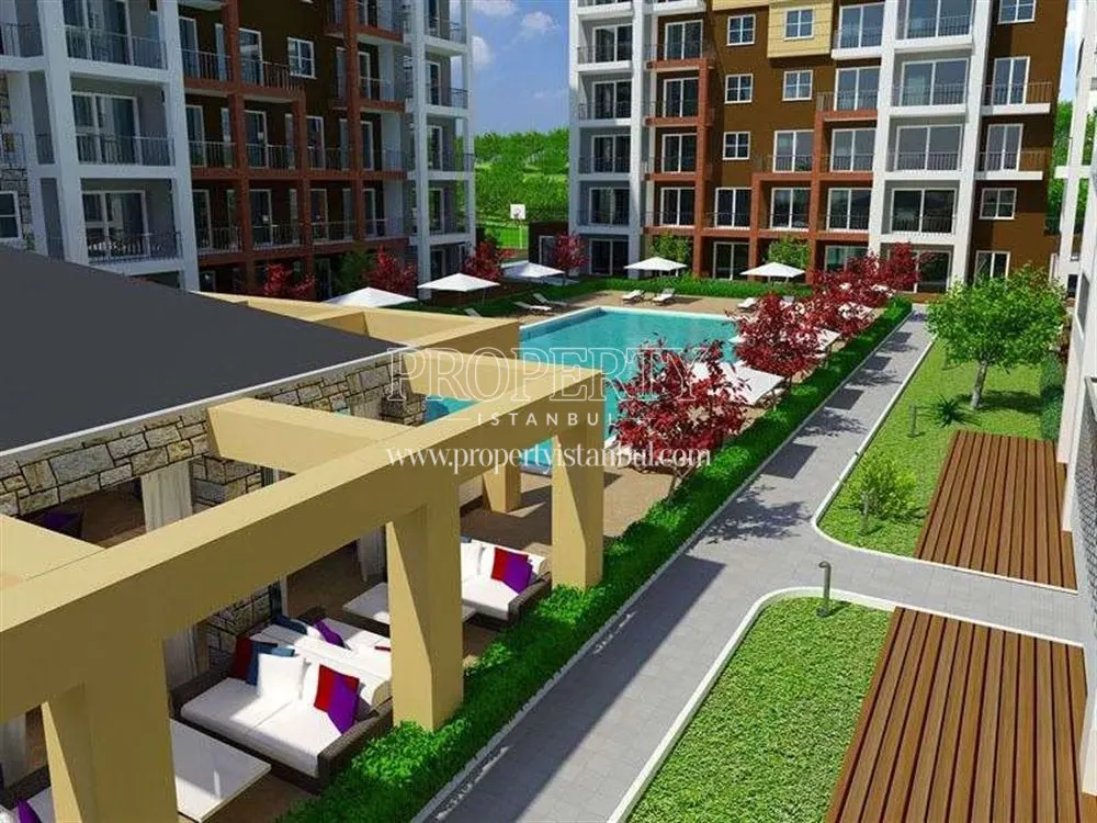 The swimming pool in Grand Slam Properties