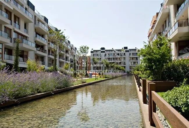 The walking track with the small canal in Istanbul Zen