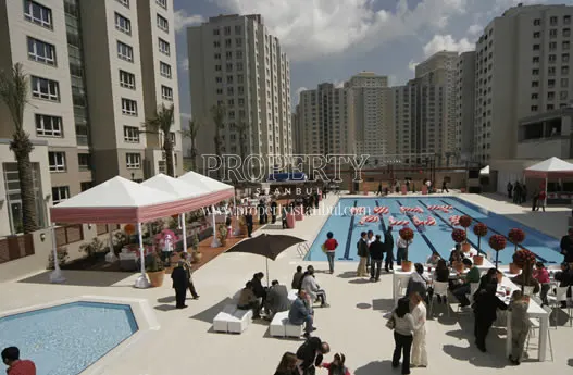 KentPlus Atasehir outdoor swimming pool