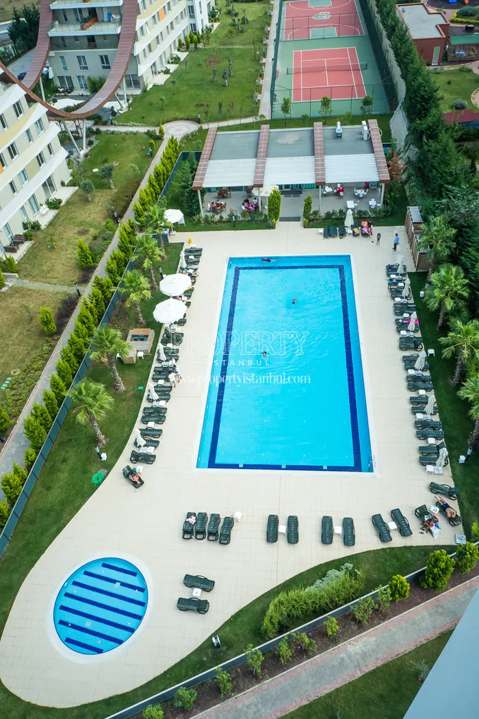 Kentplus swimming pool from the top in Kentplus Newport