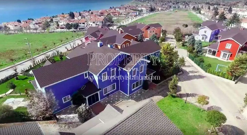 Leoland City Villalari houses from the top