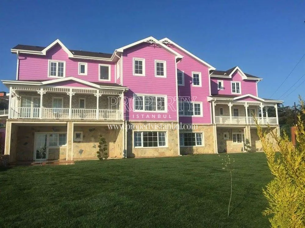 Twin homes in Leoland City Villalari