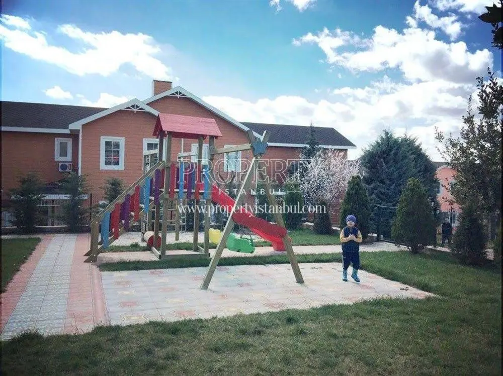 Playground in Leoland City Villalari