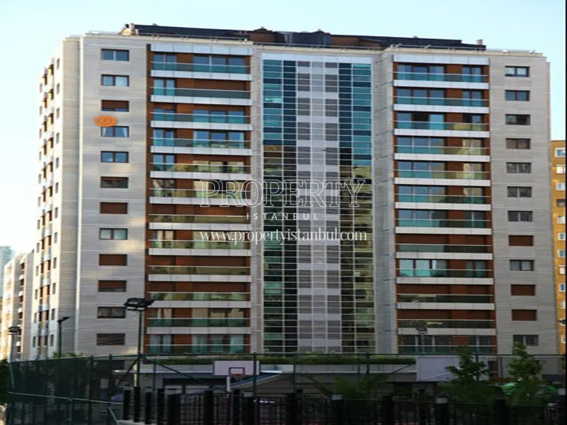 Middleist building