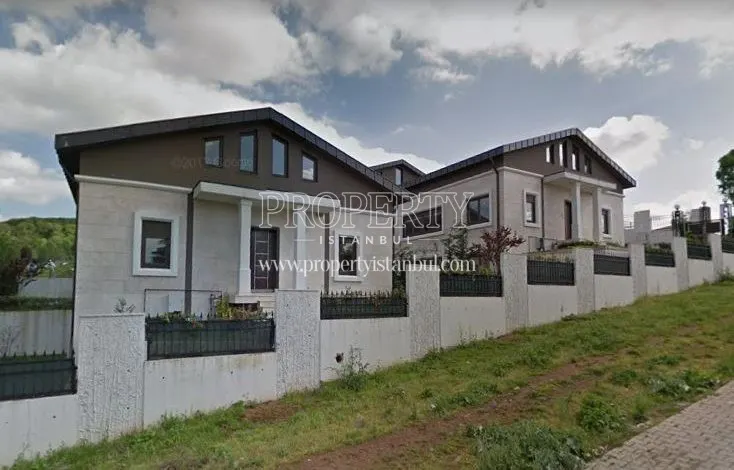 The villas in Neos Evleri