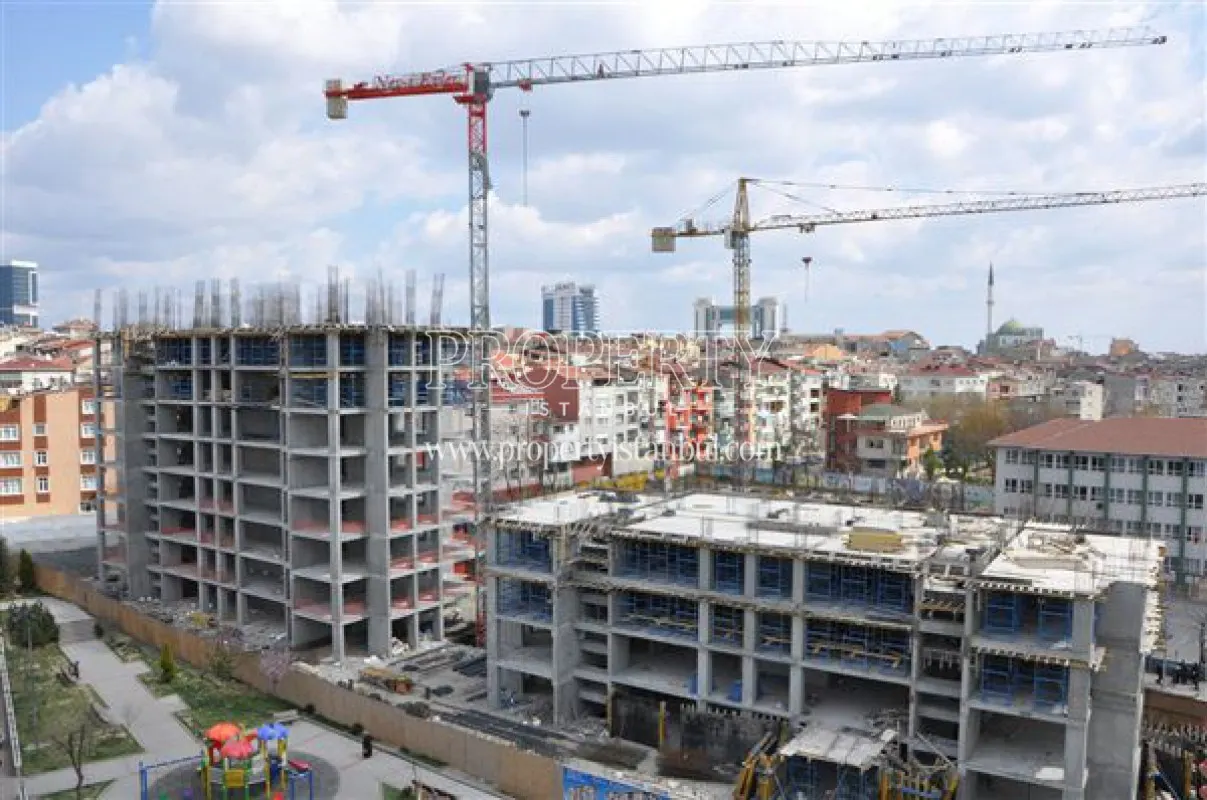 Nev-i Evler when it is under construction