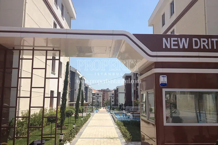 The gate of the New Drita complex