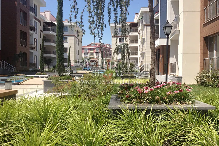 The garden of the New Drita compound