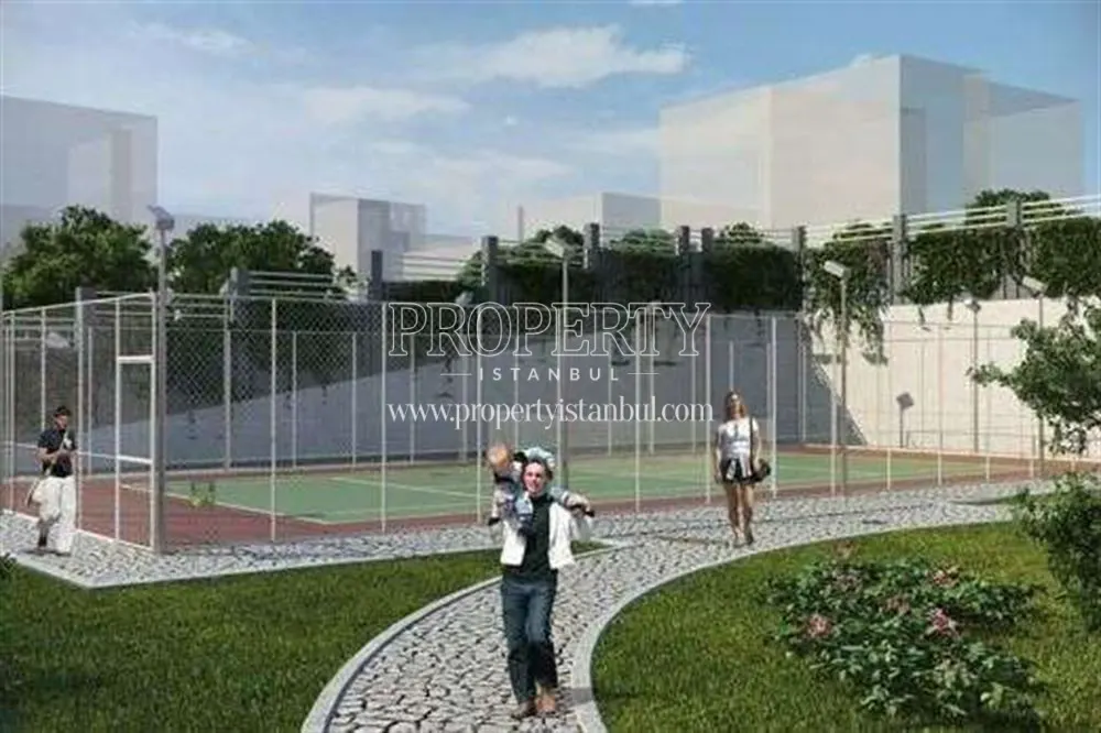 Tennis court in the Nezih Towers project