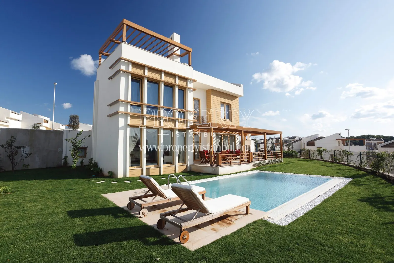 One of the villas with the swimming pool in the Rumeli Konaklari compound