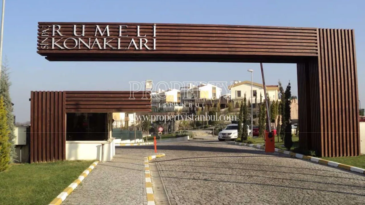 The gate of the Rumeli Konaklari compound