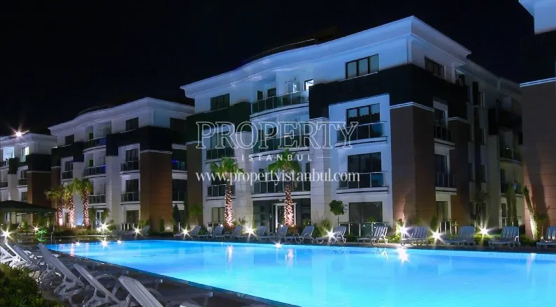 Sunrise Residence swimming pool at night