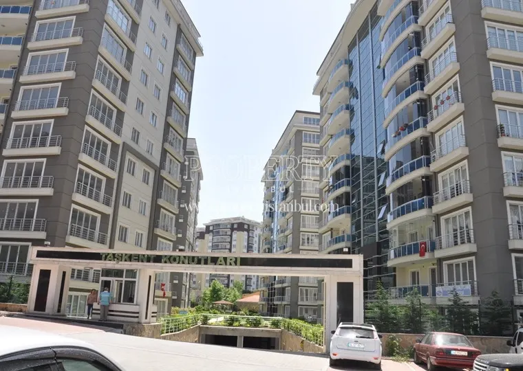 Taskent Konutlari complex entrance