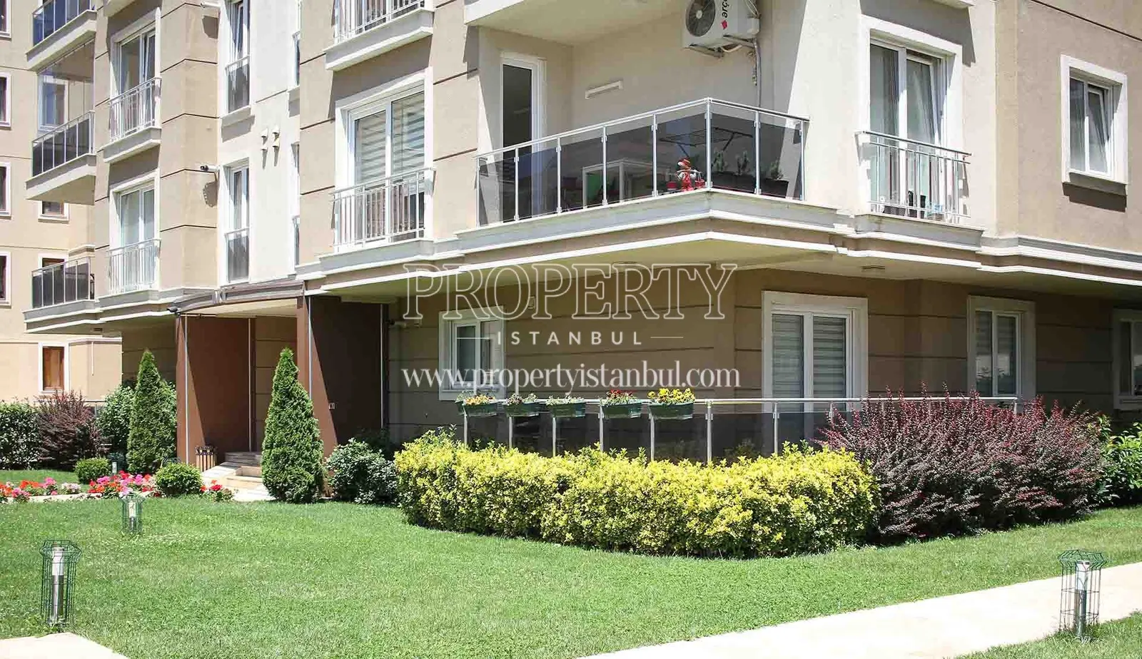 Corner Park apartments