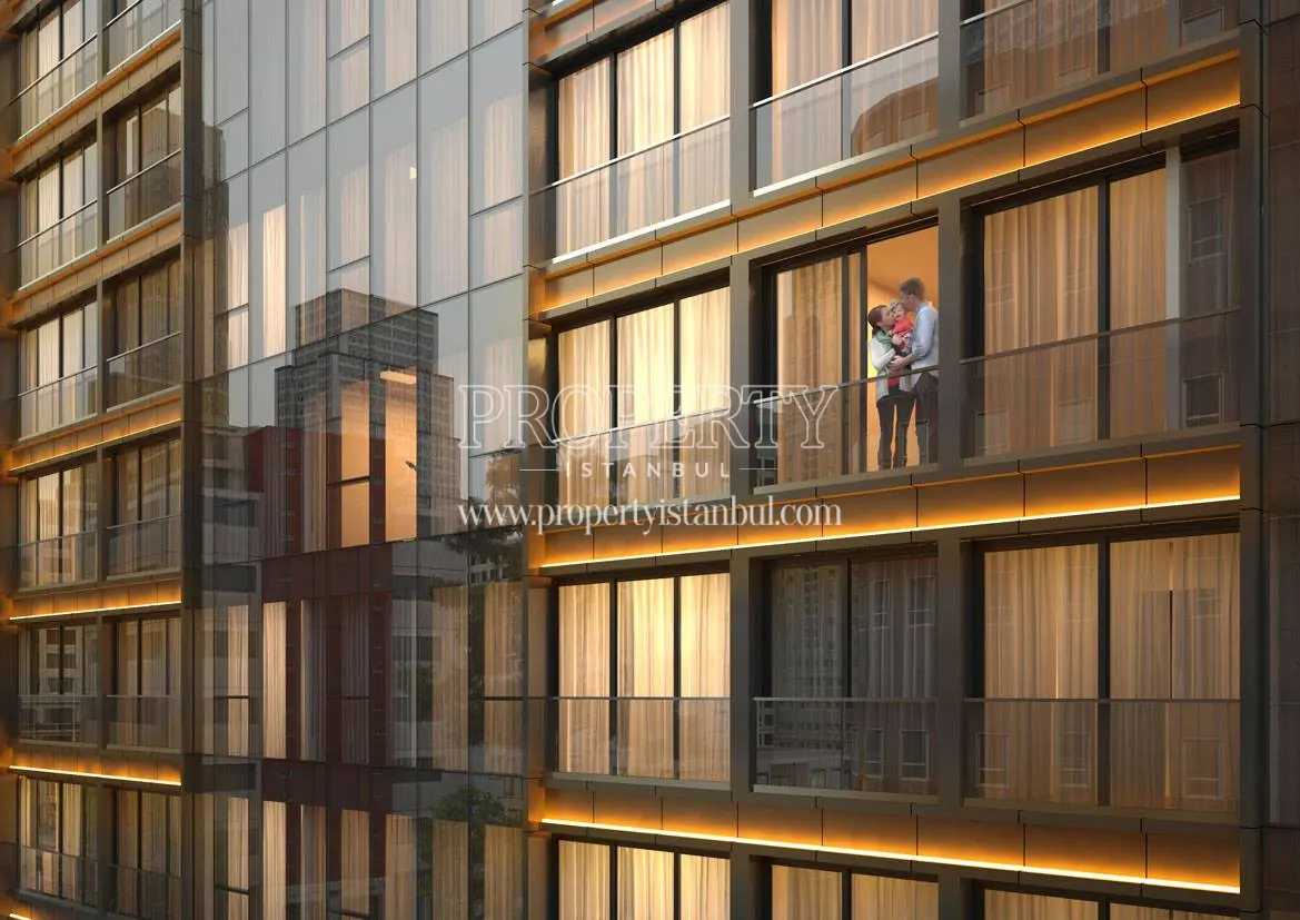 The residents of Net Levent on the balcony