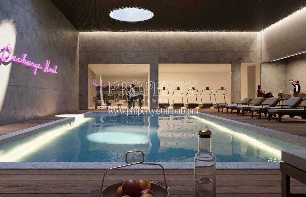 Gym and indoor swimming pool in Verra Suites