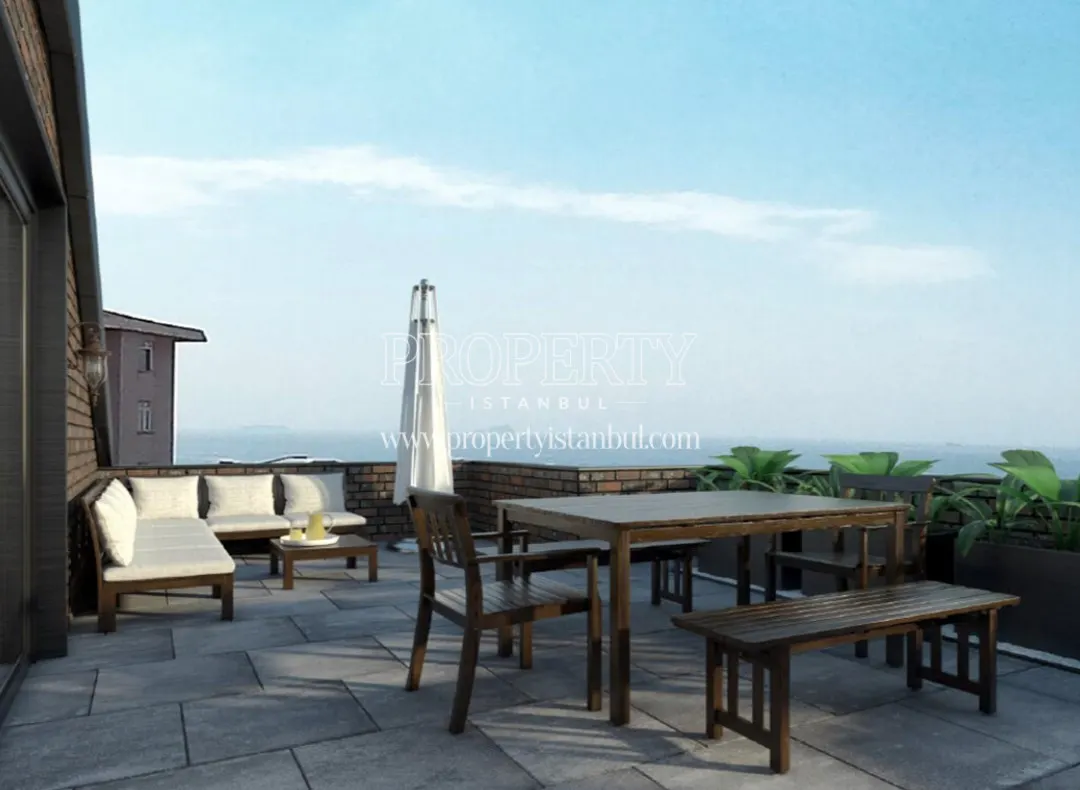 Large terrace in the Maanaa 30 building