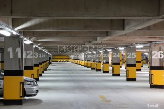 Garage in Vadiland Towers