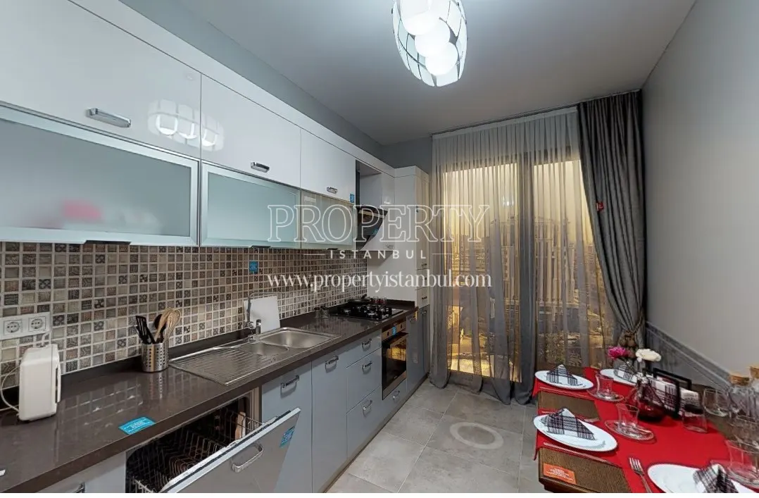 Spacious kitchen in Nirvana Gunesli