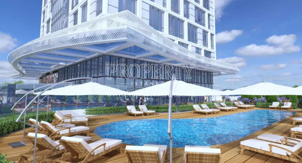 Outdoor swimming pool in Grand Tower Kartal