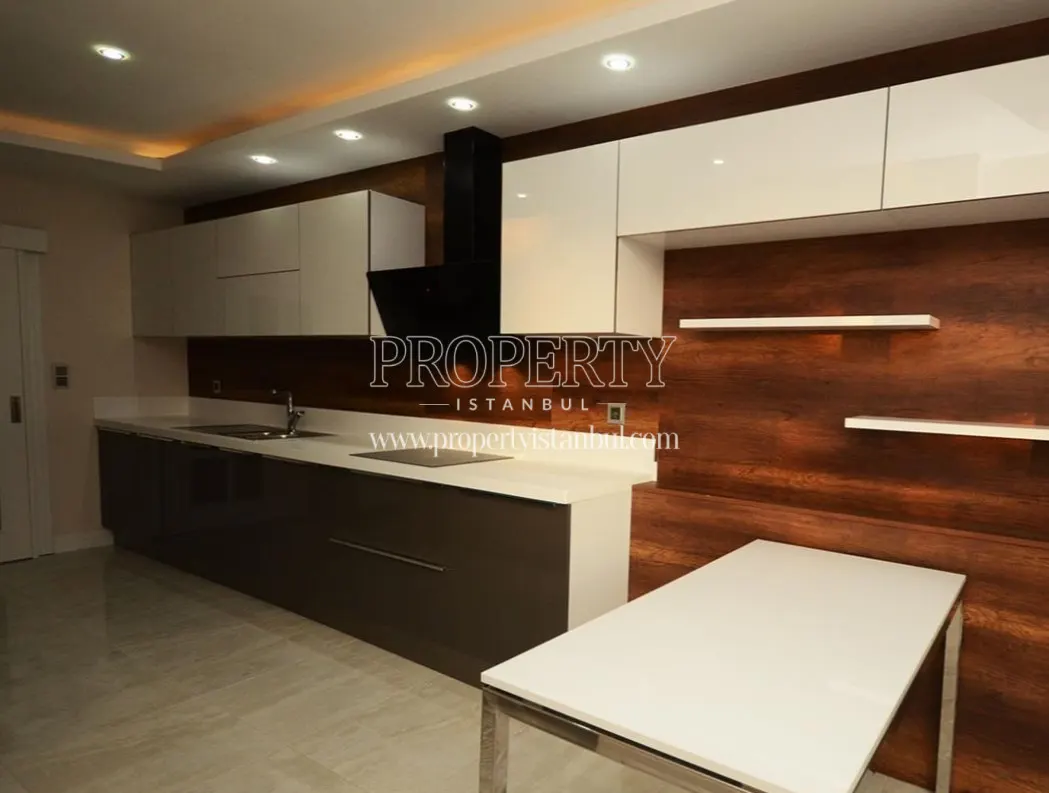 Small kitchen in Gumus Konutlari Beykent Project