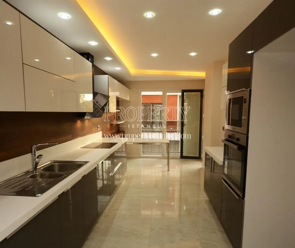 Small kitchen in Gumus Konutlari Beykent Project