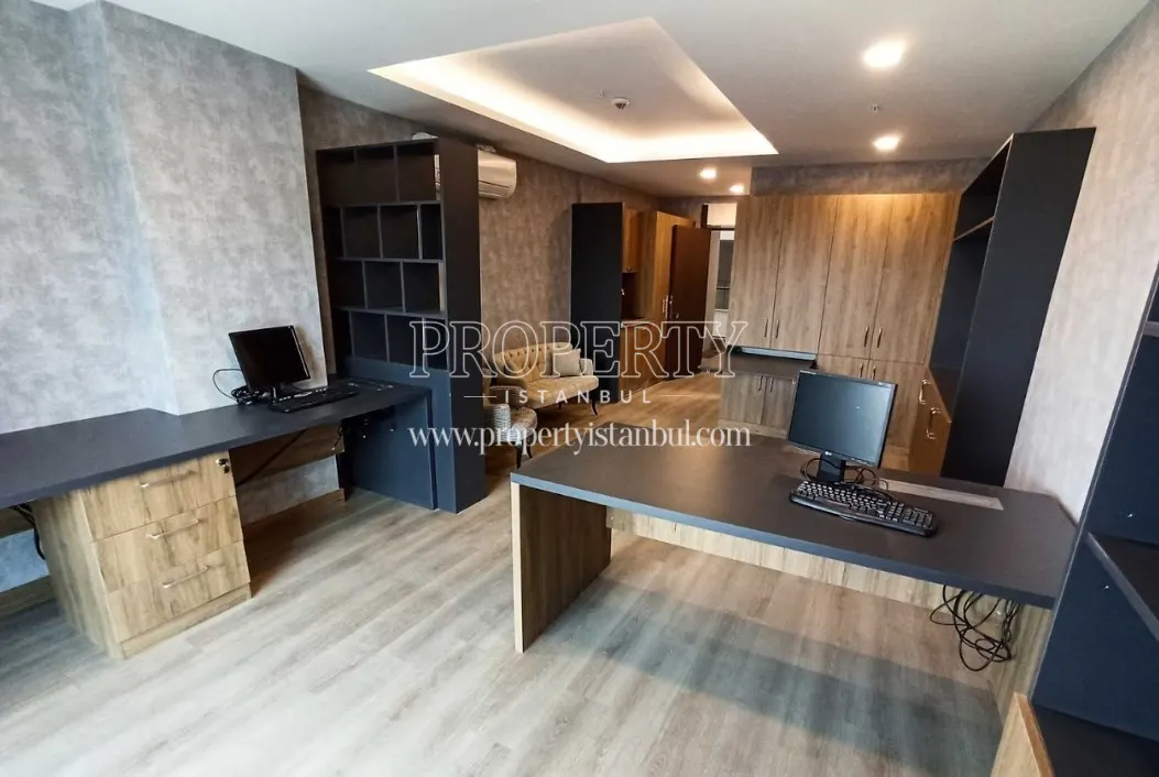 Small office in the Eresin Yasam Merkezi project