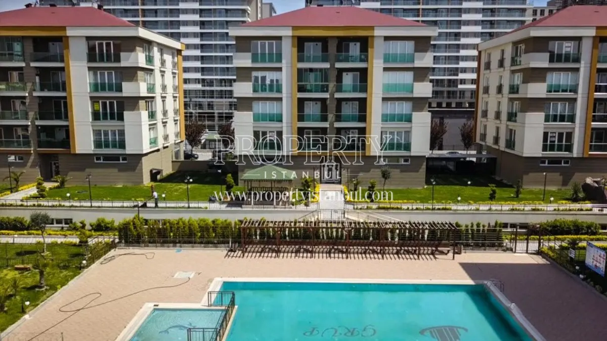Sehr-i Beyaz swimming pool