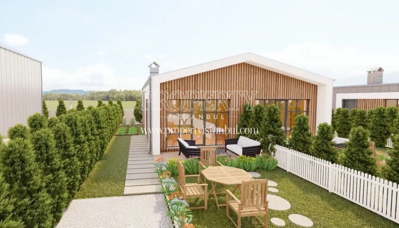A house with its garden in Villa'de PIAR Doga Evleri
