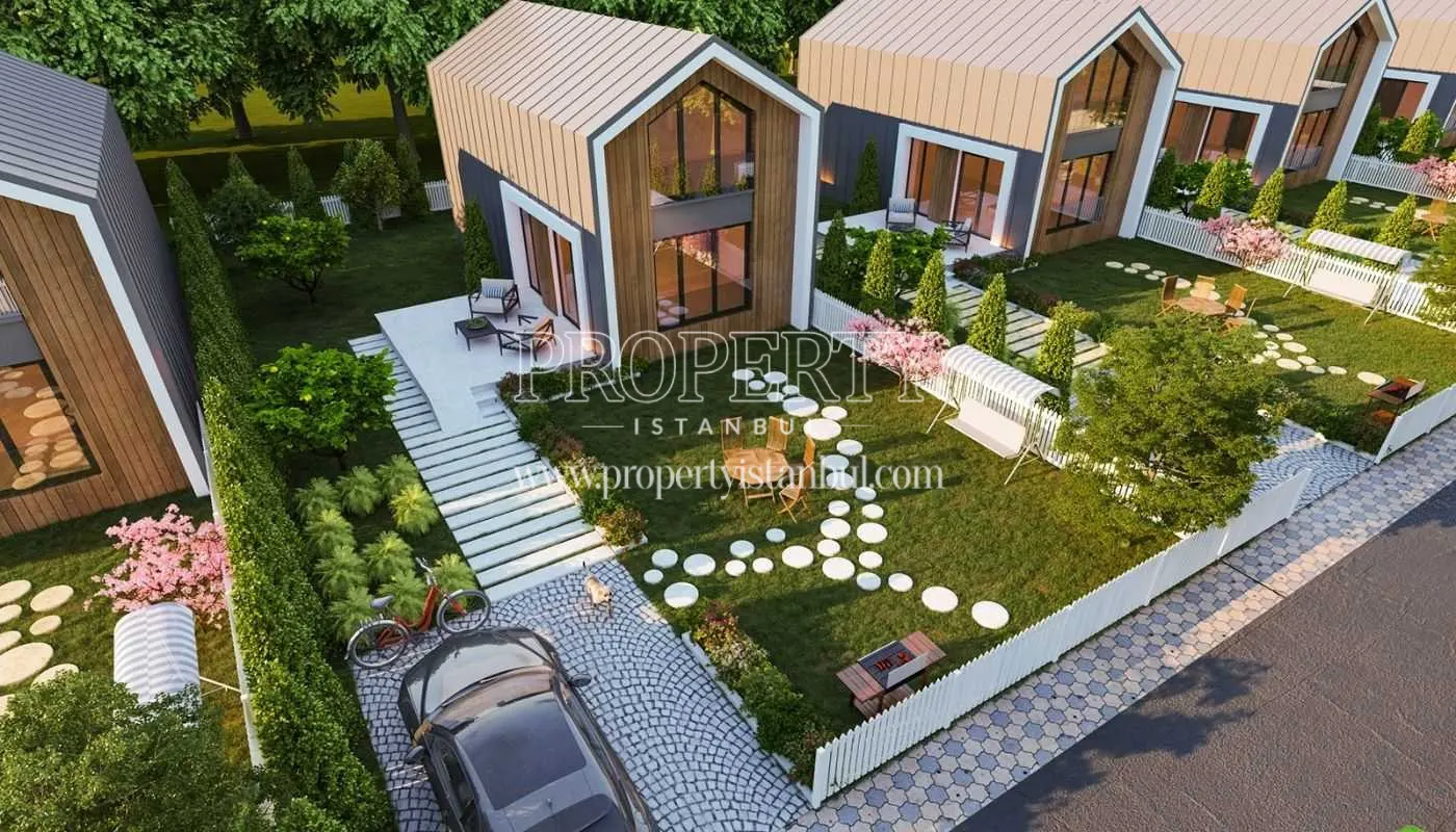 A house and its garden in Villa'de PIAR Doga Evleri