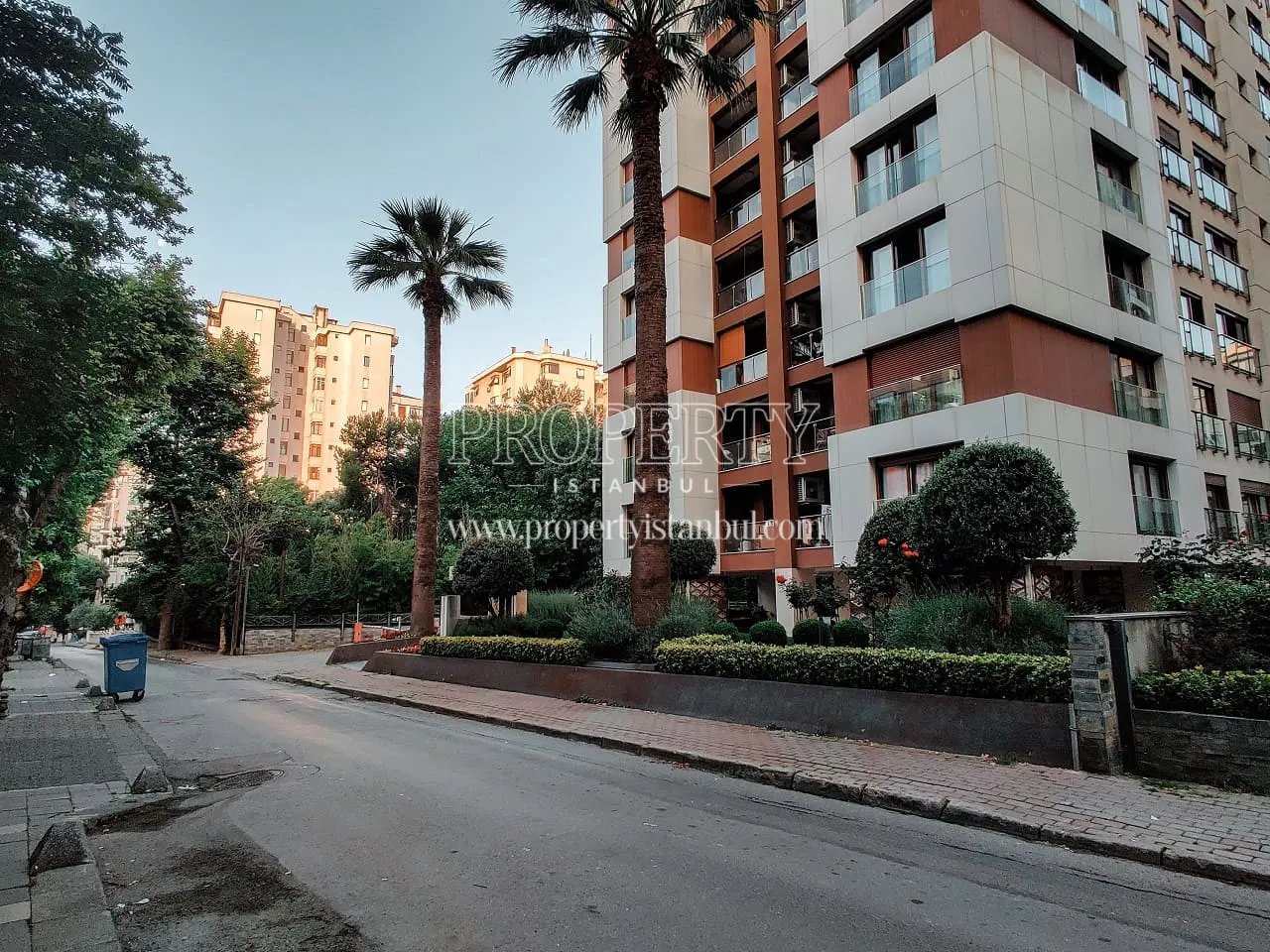 Caddepark Erenkoy street