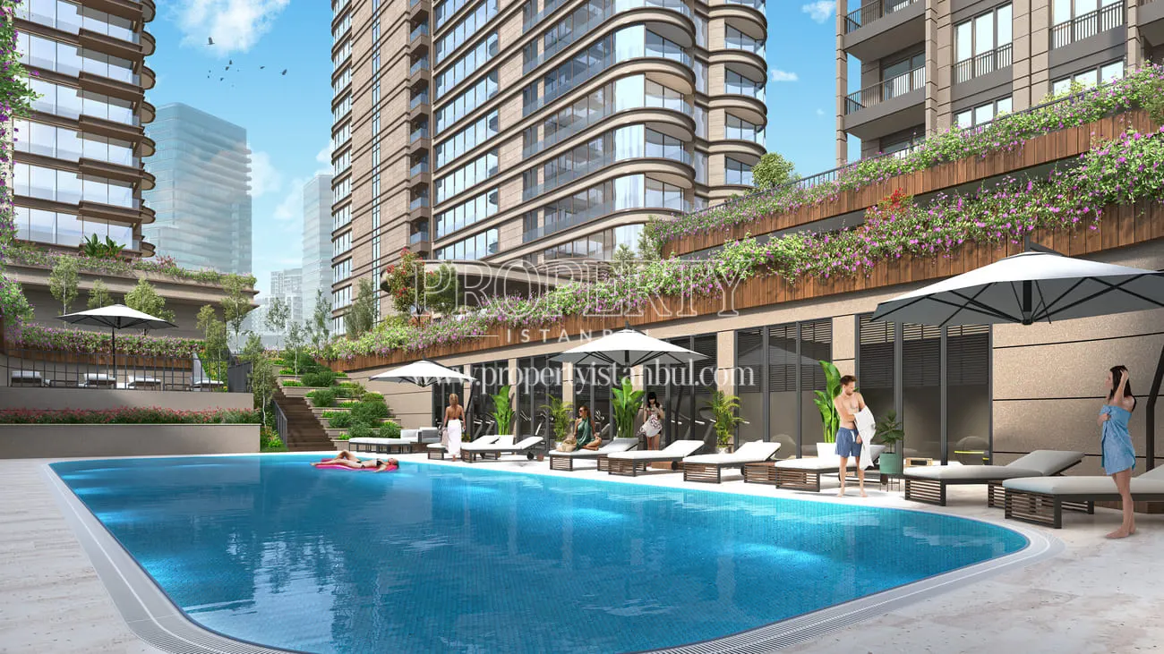 Outdoor swimming pool of the Invest Vadi project