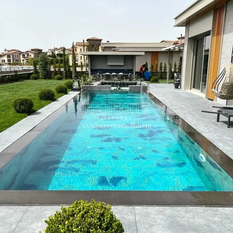 Outdoor pool area in the Brand Vadi project