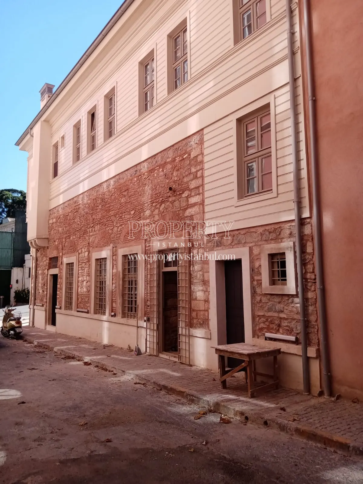 Buildings of Tomtom Flats