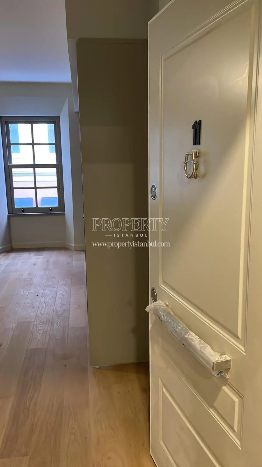 Entrance of an apartment in Tomtom Flats